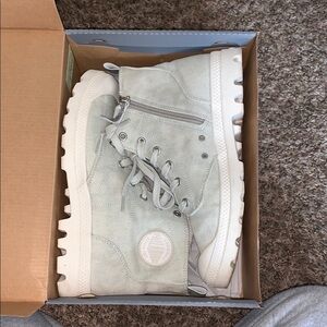 Womens PALLADIUM L’ORIGNALE DEPUIS 1941 wedge Sneakers Size 9.5